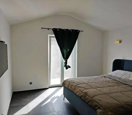 Olivia Vila's Villa