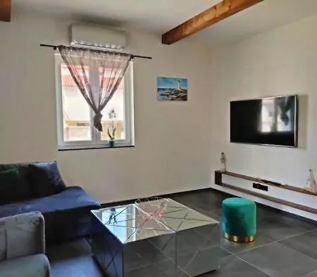 Olivia Vila's Villa *